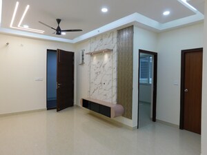 Room in 3 BHK Apartment at Aurobindo The Regent, Kondapur – for Rent