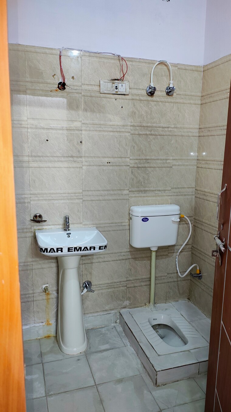 Bathroom, pratap-vihar-gda-flats 2 Bedroom 750 Sq.Ft. Builder Floor In Pratap Vihar Ghaziabad 9444143
