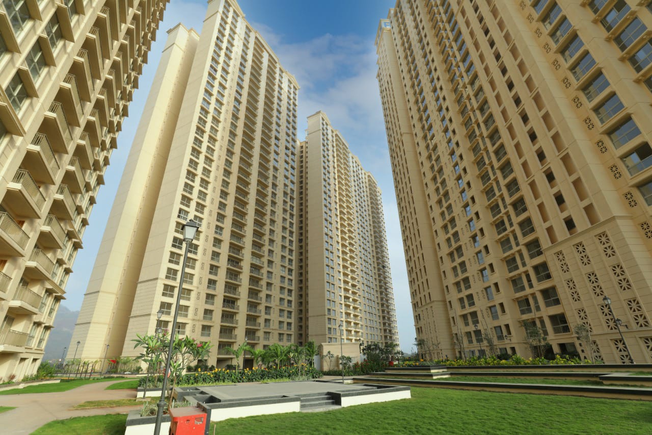 2 BHK 1032 Sq.Ft. Apartment in Hiranandani Fortune City