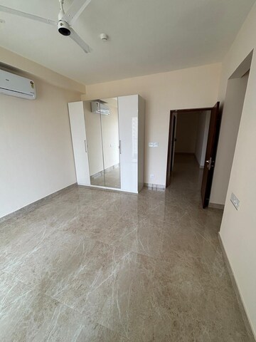 Room in 3 BHK Apartment at Aurobindo Kohinoor, Serilingampally – for Rent