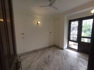 Room in 3 BHK Builder Floor at Greater Kailash Part 3 – for Rent