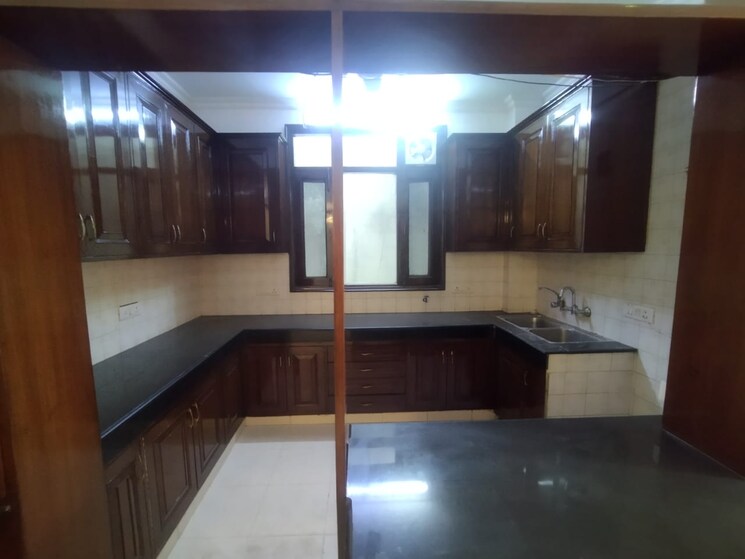 Kitchen, greater kailash part 3 3 Bedroom 217 Sq.Yd. Builder Floor In Greater Kailash Part 3 Delhi 9444223