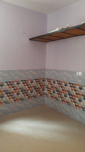 Bedroom in 1.5 BHK Apartment at Sector 10 Greater Noida – for Rent