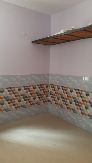 Bedroom in 1.5 BHK Apartment at Sector 10 Greater Noida – for Rent