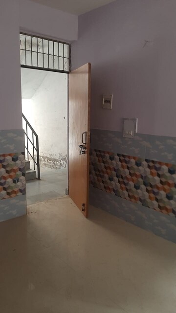 Bathroom in 1.5 BHK Apartment at Sector 10 Greater Noida – for Rent