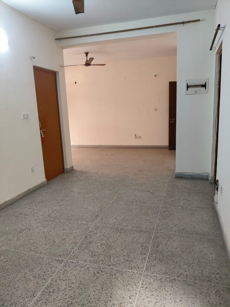 Room, dwarka mor 3 Bedroom 1350 Sq.Ft. Apartment In Dwarka Mor Delhi 9444286