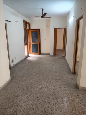 Room in 3 BHK Apartment at Dwarka Mor – for Rent
