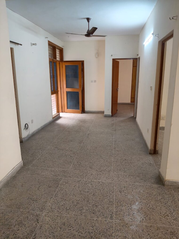 Room, dwarka mor 3 Bedroom 1350 Sq.Ft. Apartment In Dwarka Mor Delhi 9444286