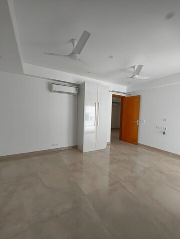 Room in 4 BHK Builder Floor at Greater Kailash I – for Rent