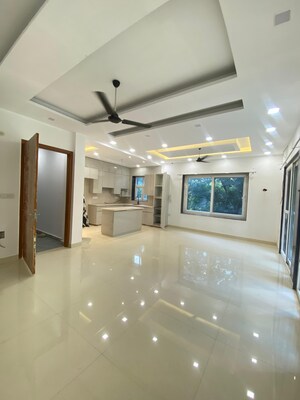 Room in 3 BHK Builder Floor at Indraprastha – for Rent