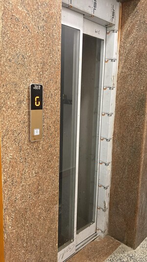 Lift in 3 BHK Builder Floor at Indraprastha – for Rent