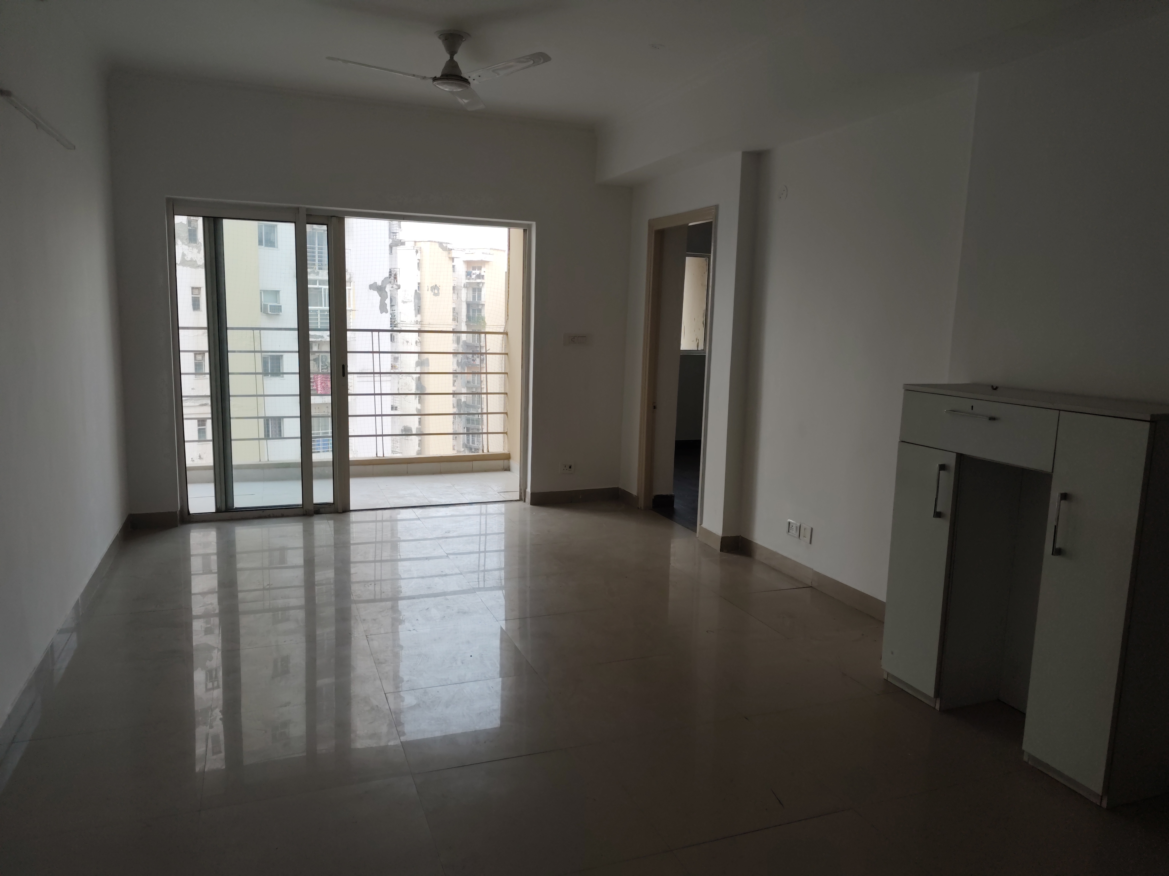 3 BHK + Servant Room Apartment For Sale in Paras Tierea