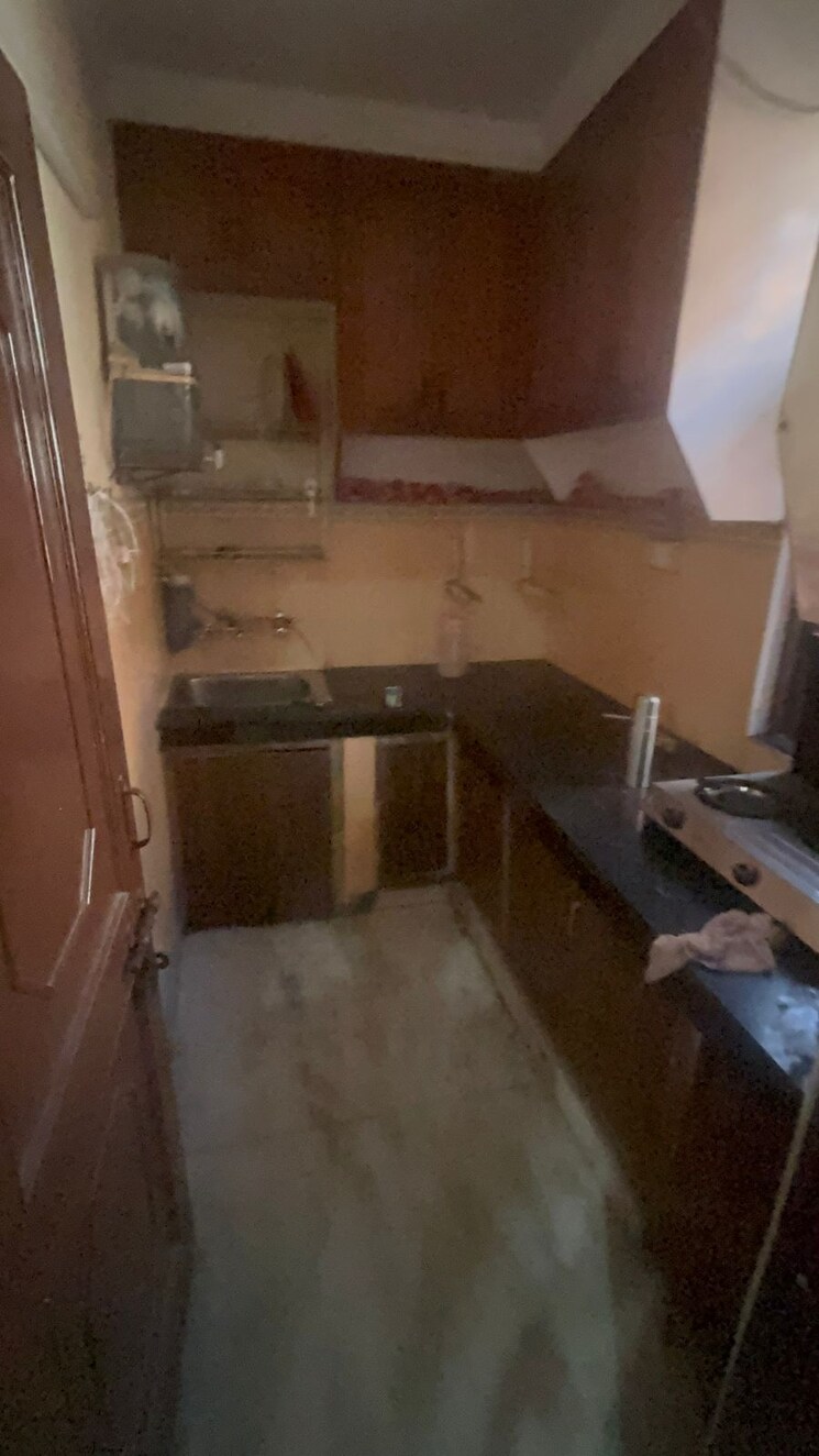 Kitchen, shalimar bagh 2 Bedroom 900 Sq.Ft. Builder Floor In Shalimar Bagh Delhi 9444415