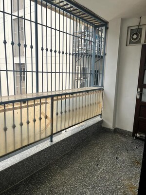 Balcony in 3.5 BHK Builder Floor at Ansal Sushant Lok I, Sector 43 – for Rent