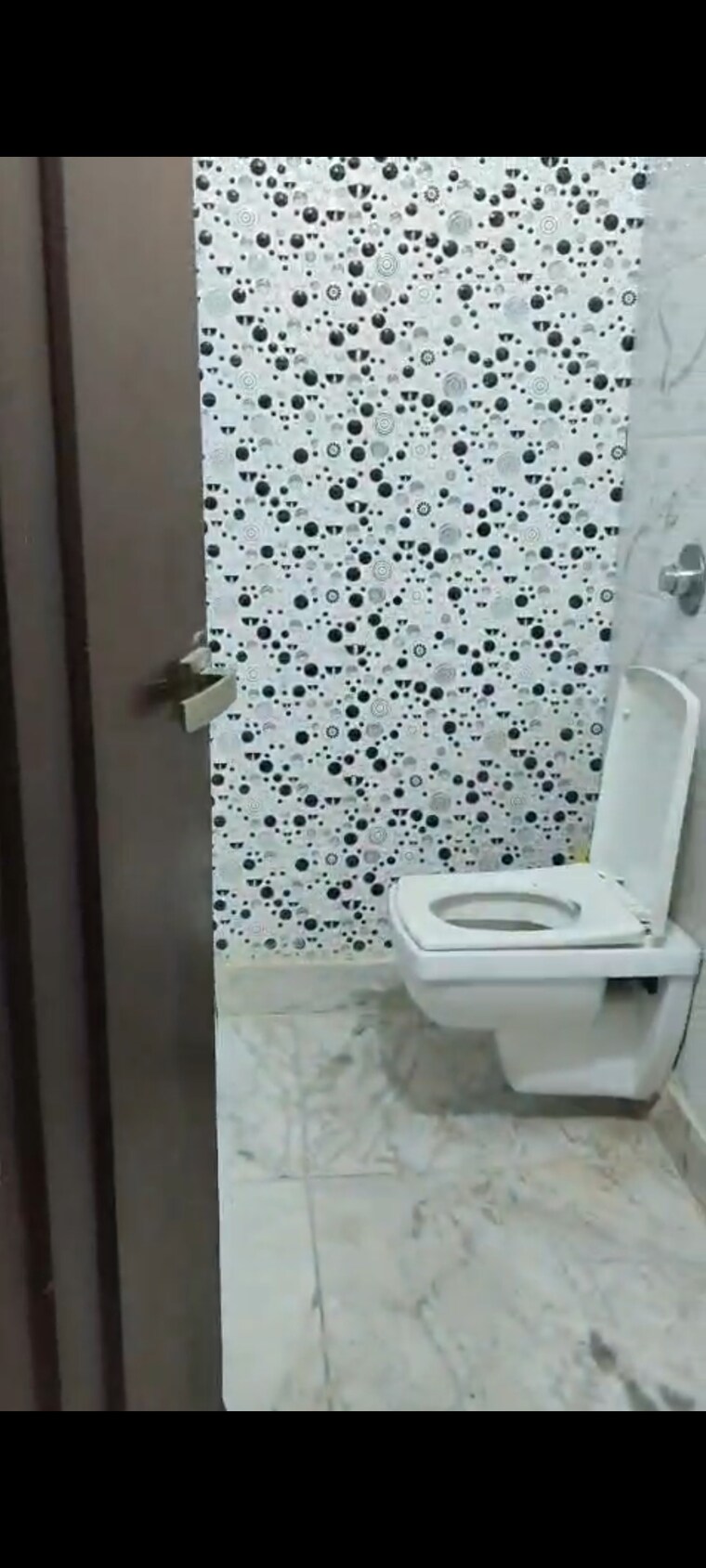Bathroom, pitampura 3 Bedroom 1000 Sq.Ft. Builder Floor In Pitampura Delhi 9444507