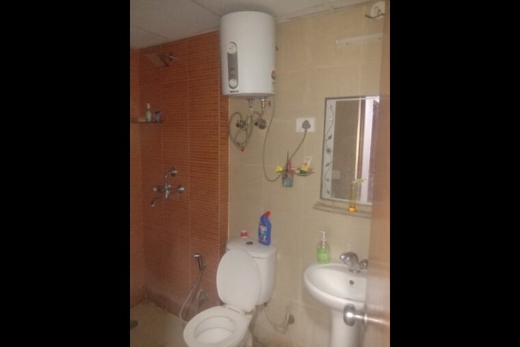Bathroom, mahagun-mywoods 3 Bedroom 1547 Sq.Ft. Apartment In Sector 16c Greater Noida Greater Noida 9444542