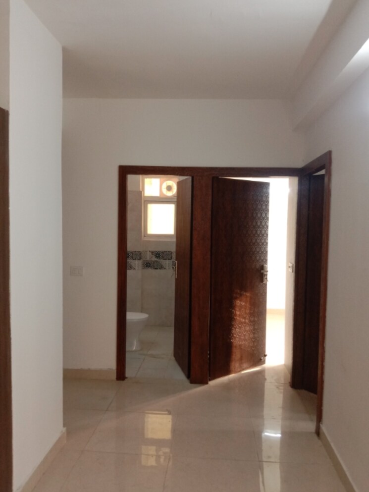 Room, signature-global-prime 2 Bedroom 834 Sq.Ft. Apartment In Sector 63a Gurgaon 9444580