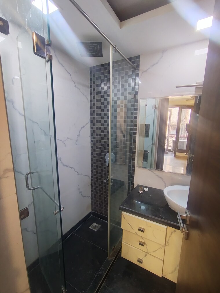 Attached Bathroom, shivalik colony 3 Bedroom 1800 Sq.Ft. Builder Floor In Shivalik Colony Delhi 9444539