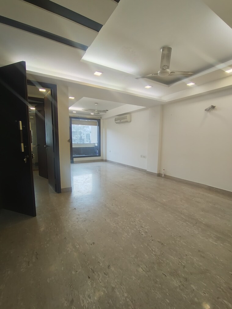 Room, shivalik colony 3 Bedroom 1800 Sq.Ft. Builder Floor In Shivalik Colony Delhi 9444539