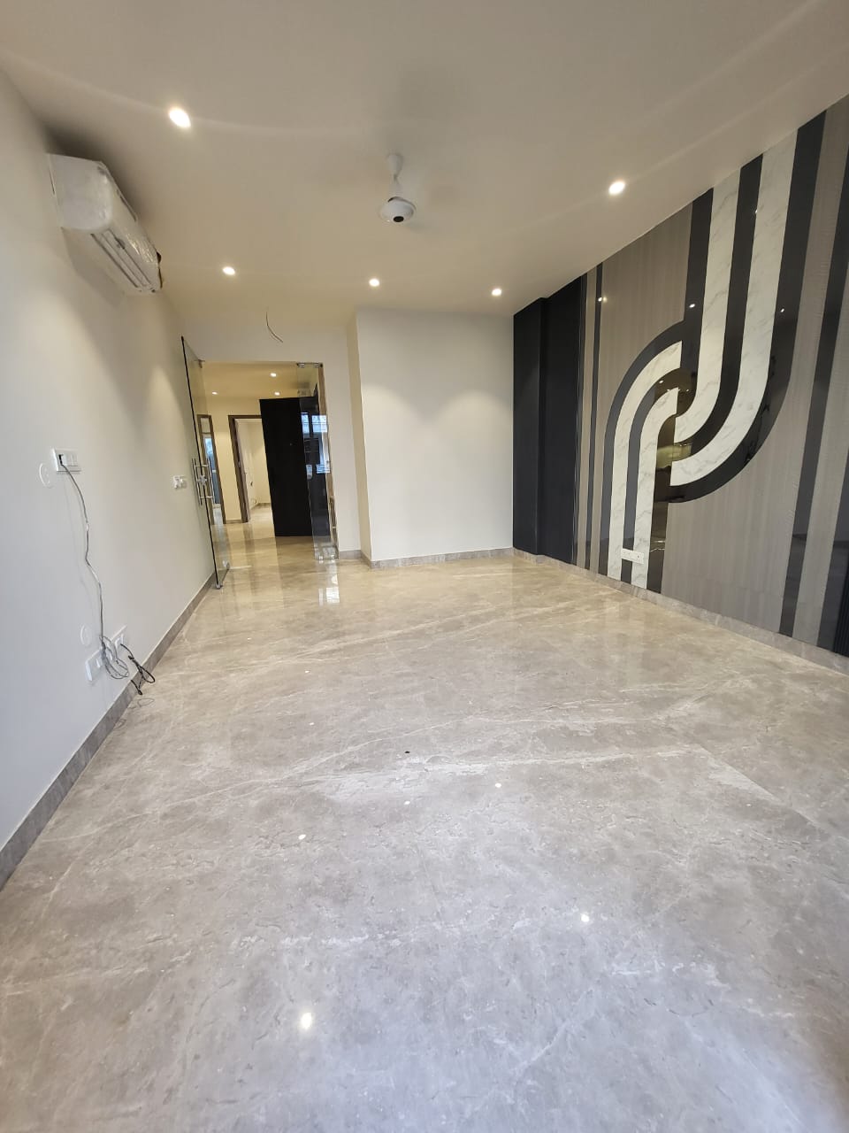 3.5 BHK + Servant Room Builder Floor For Rent in DLF Phase II