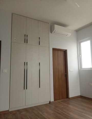 Room in 3 BHK Apartment at Conscient Hines Elevate, Sector 59 – for Rent