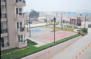 Swimming Pool in 2 BHK Apartment at Mapsko Paradise, Sector 83 – for Sale