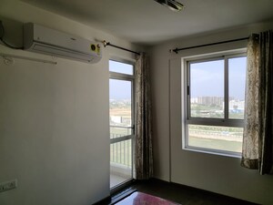 Room in 3 BHK Apartment at International Airport Road – for Rent