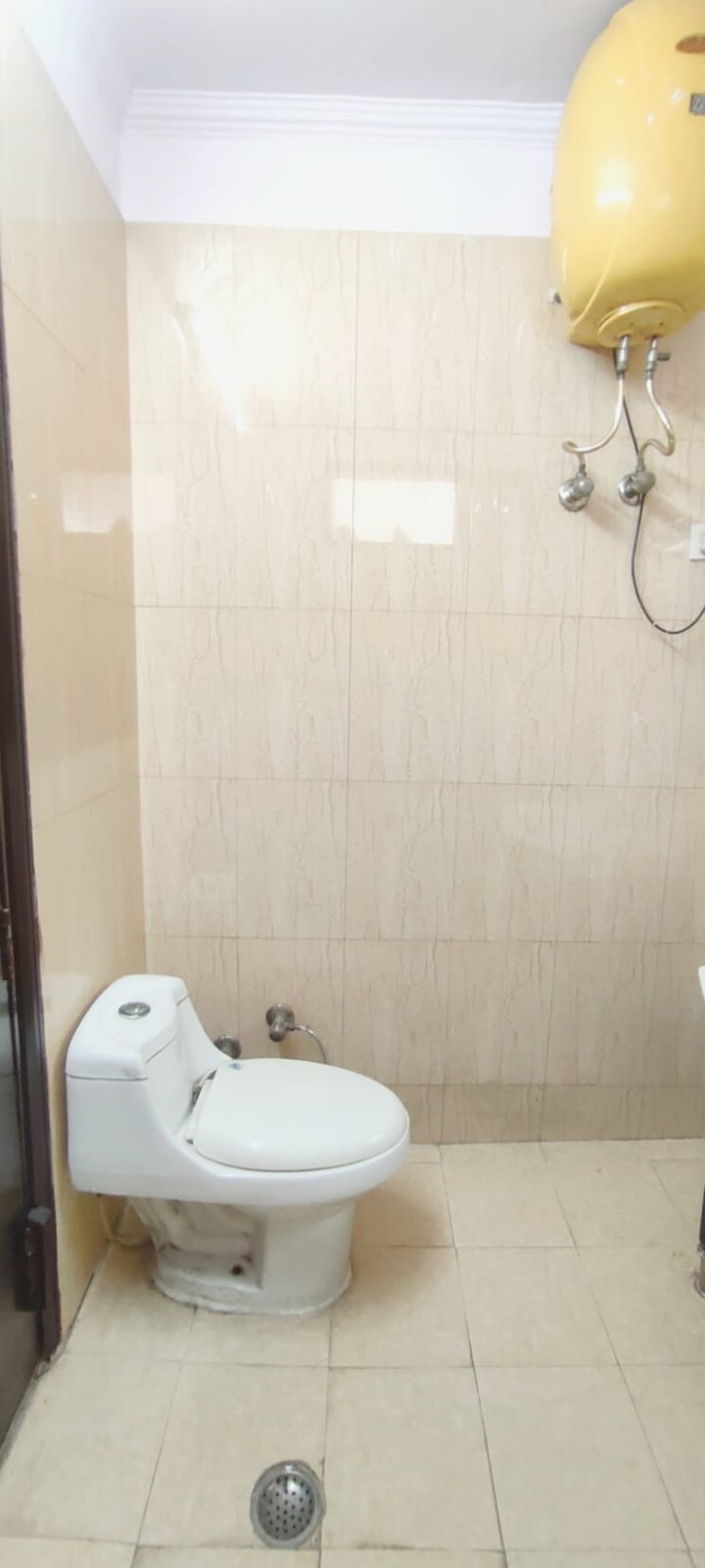 Bathroom, patel nagar 2 Bedroom 1055 Sq.Ft. Builder Floor In Patel Nagar Delhi 9445126