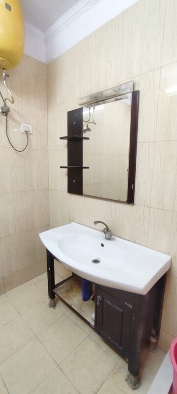 Bathroom in 2 BHK Builder Floor at Patel Nagar – for Rent