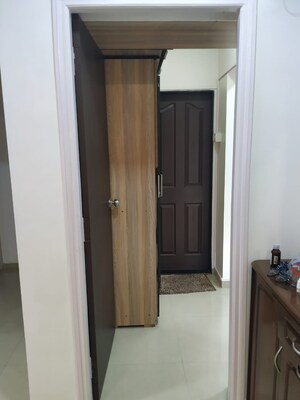 Room in 1 BHK Apartment at Ahuja Sea Crown, Kandivali West – for Rent