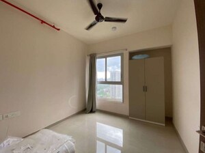 Room in 2 BHK Apartment at Piramal Vaikunth, Balkum Pada – for Rent