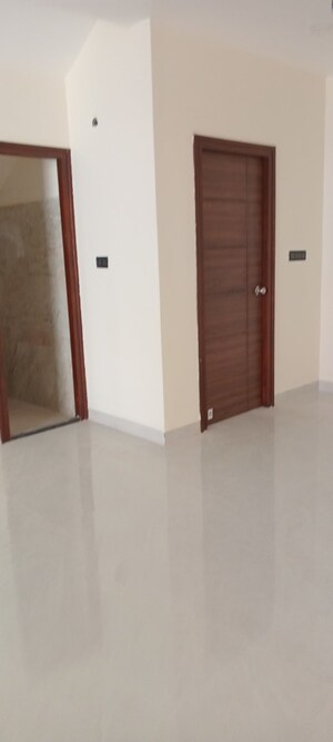 Room in 4 BHK Villa at Isnapur – for Sale