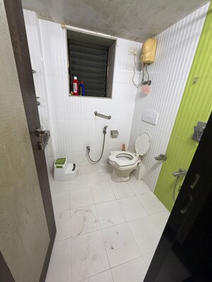 Bathroom in 2 BHK Apartment at Raheja Reflections II, Kandivali East – for Sale