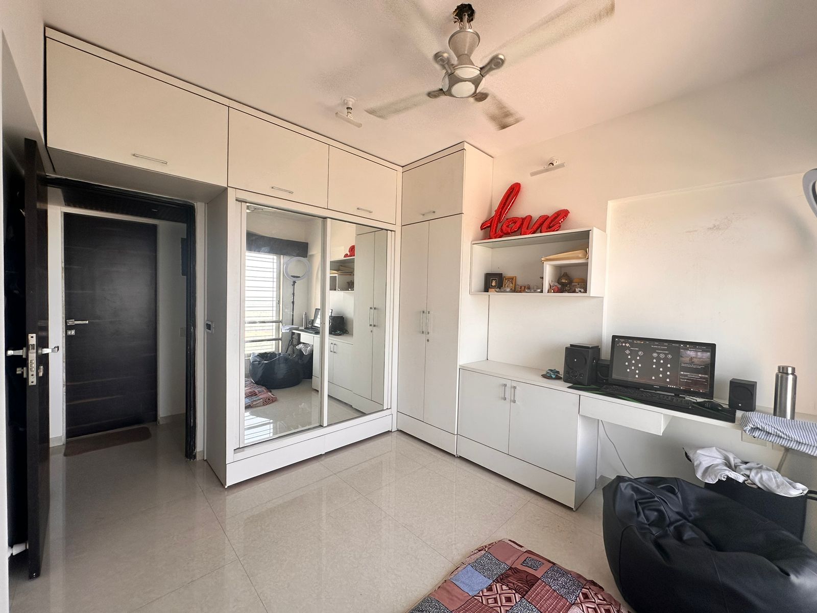2 BHK 619 Sq.Ft. Apartment in Gurukrupa Marina Enclave