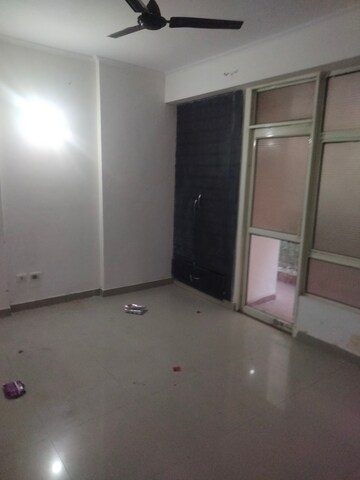 Room in 2 BHK Apartment at Ascent Savy Ville De Phase III, Raj Nagar Extension – for Rent