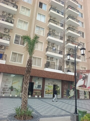 Shop – Exterior View View at Earthcon Casa Grande II, Chi V Greater Noida - for Rent