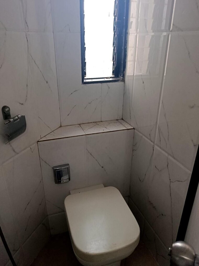 Bathroom, kanakia-spaces-samarpan-royale 4 Bedroom 2600 Sq.Ft. Apartment In Borivali East Mumbai 9445442