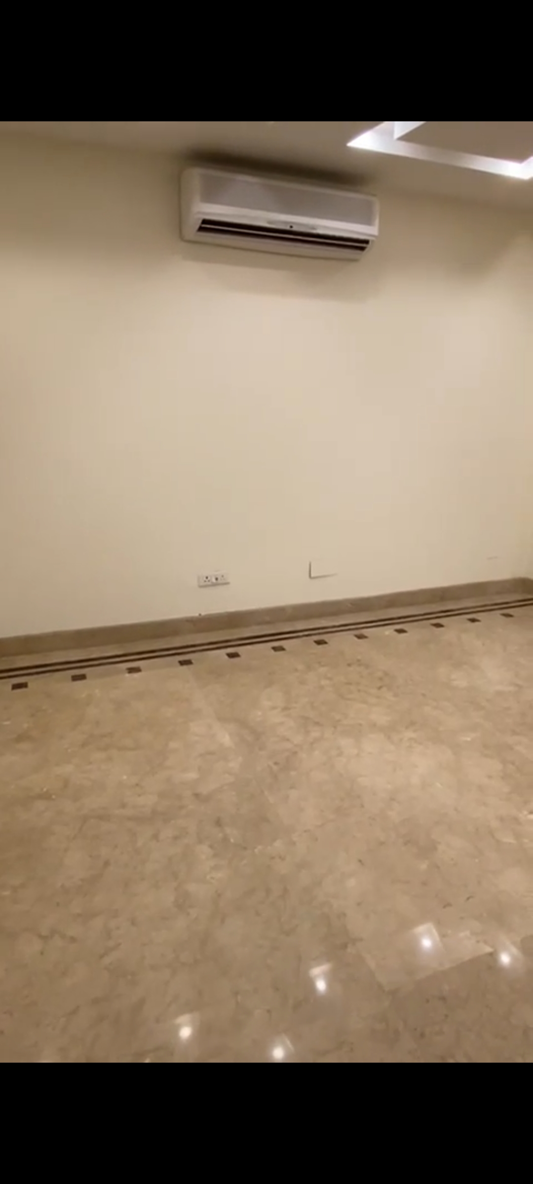 4 BHK + Servant Room Builder Floor For Sale in Greater Kailash II