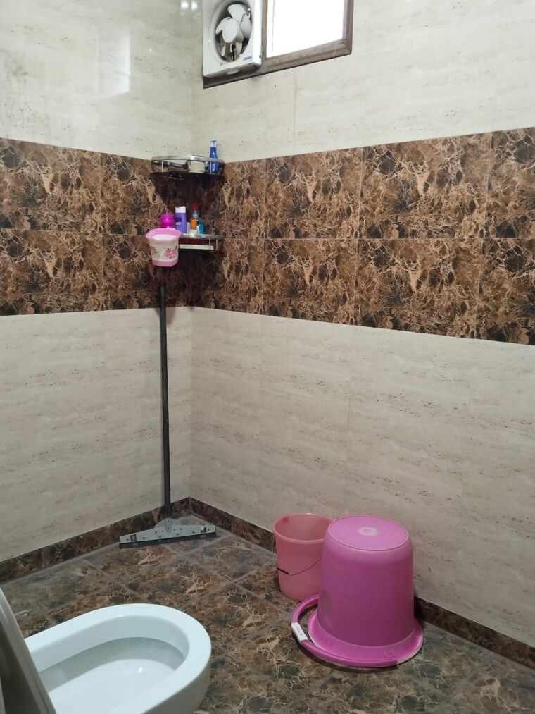 Attached Bathroom, malviya nagar 2 Bedroom 1000 Sq.Ft. Apartment In Malviya Nagar Delhi 9445602