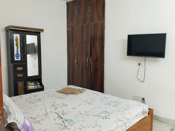Room in 2 BHK Apartment at Malviya Nagar – for Rent