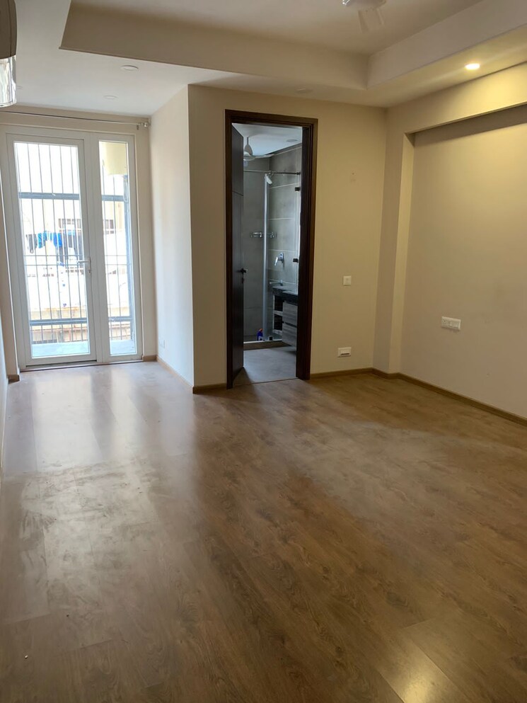 Room, greater kailash ii 4 Bedroom 2500 Sq.Ft. Apartment In Greater Kailash ii Delhi 9445785