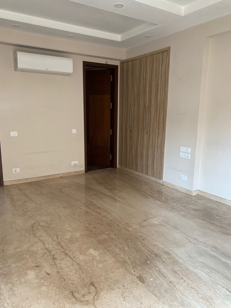 Room, greater kailash ii 4 Bedroom 2500 Sq.Ft. Apartment In Greater Kailash ii Delhi 9445785