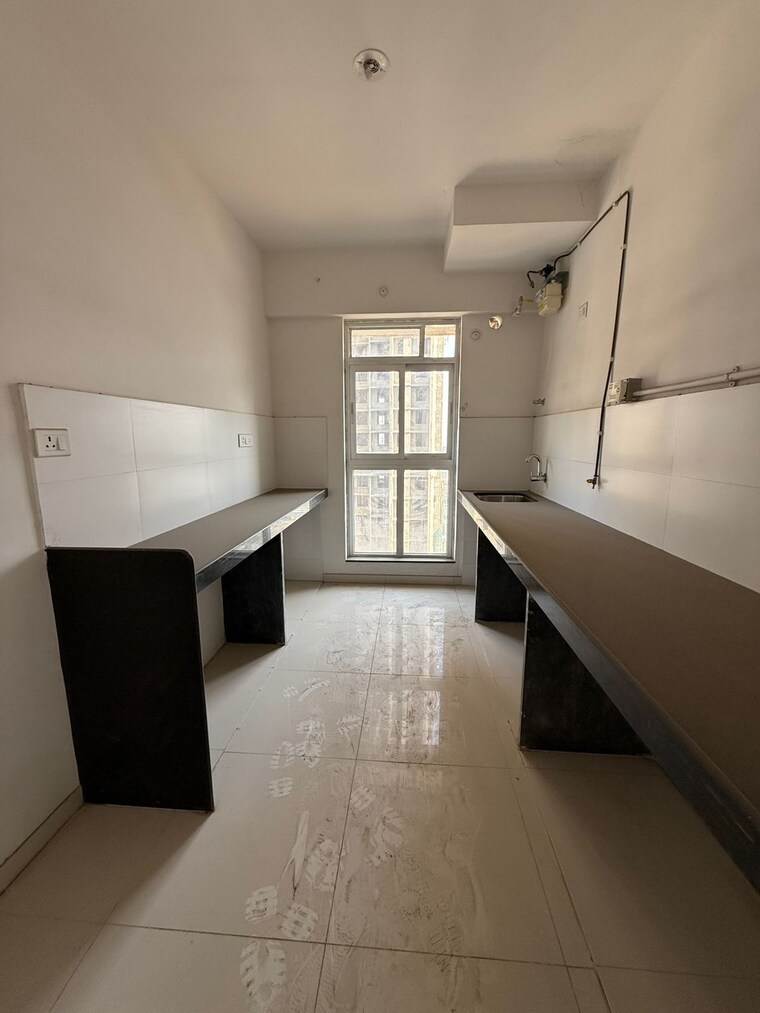 Kitchen, godrej-emerald 1.5 Bedroom 555 Sq.Ft. Apartment In Ghodbunder Road Thane 9445812