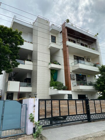 3 BHK Builder Floor For Sale in Sector 21a