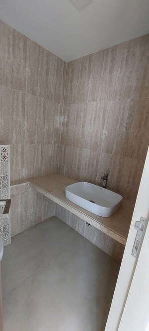 Bathroom in 4 BHK Apartment at Lodha Primo, Parel – for Sale