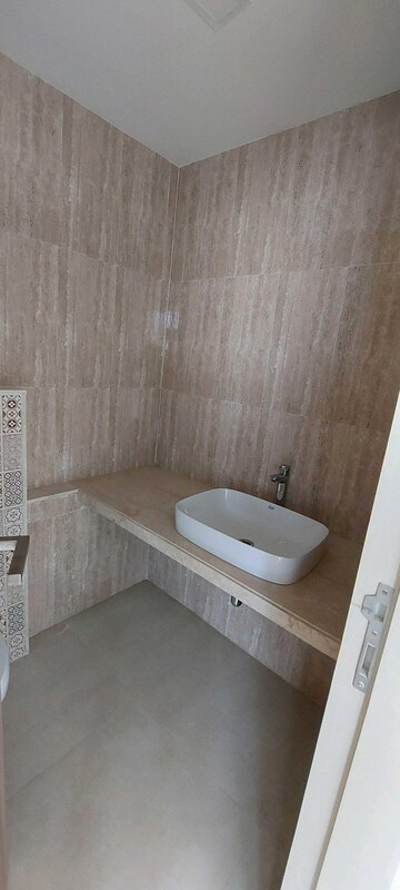 Bathroom in 4 BHK Apartment at Lodha Primo, Parel – for Sale