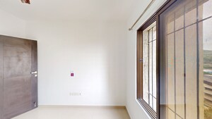 Room in 2 BHK Apartment at Avant Hillway, Goregaon East – for Rent