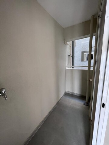 Room in 2 BHK Apartment at Mantra Insignia, Mundhwa – for Rent