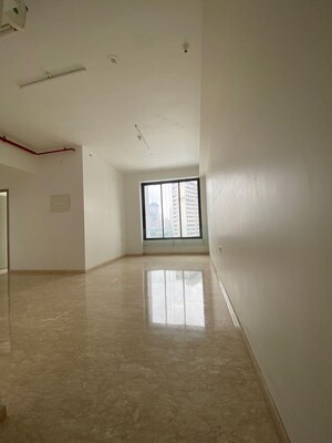 Room in 4 BHK Apartment at Bhoomi Simana, Parel – for Sale