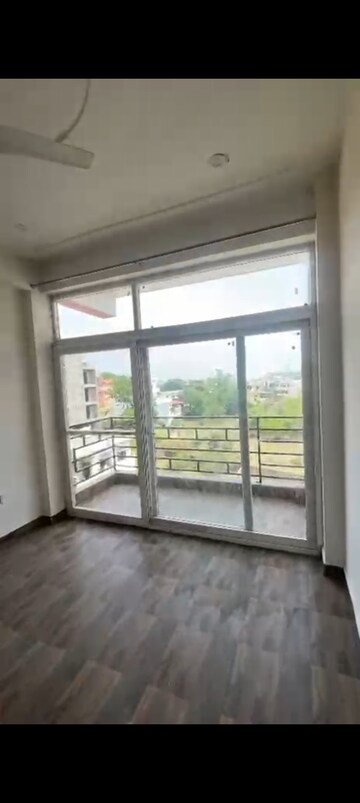 2 BHK Builder Floor For Rent in Miyawala